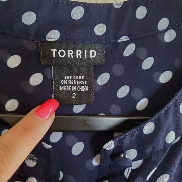 Torrid Womens Top Blue 2XL Sleeveless Polka Dot Plus Size Blouse 2 - Picture 3 of 8